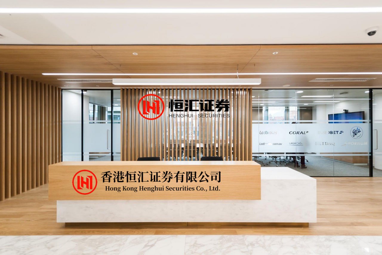 卓信宝 中方回应沙特机场遭袭：反对袭击民用设施
